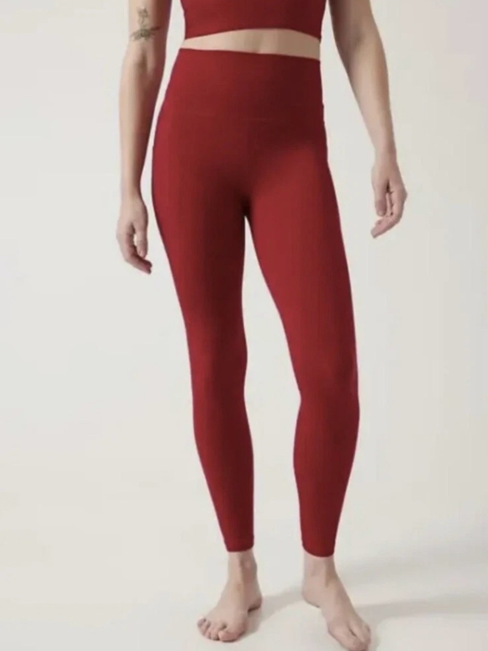 Athleta Salutation Stash High Rise 7/8 Legging in Candy Red size Small